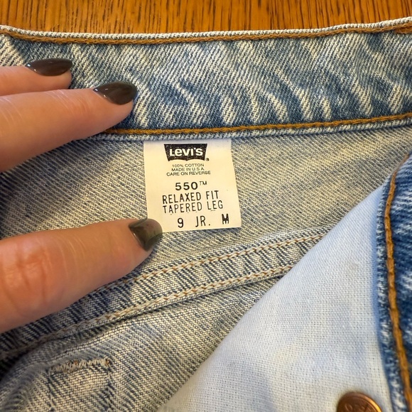 Levi's Women's High-Rise Jeans — Light Blue and Pale Blue Washes - Picture 11 of 11